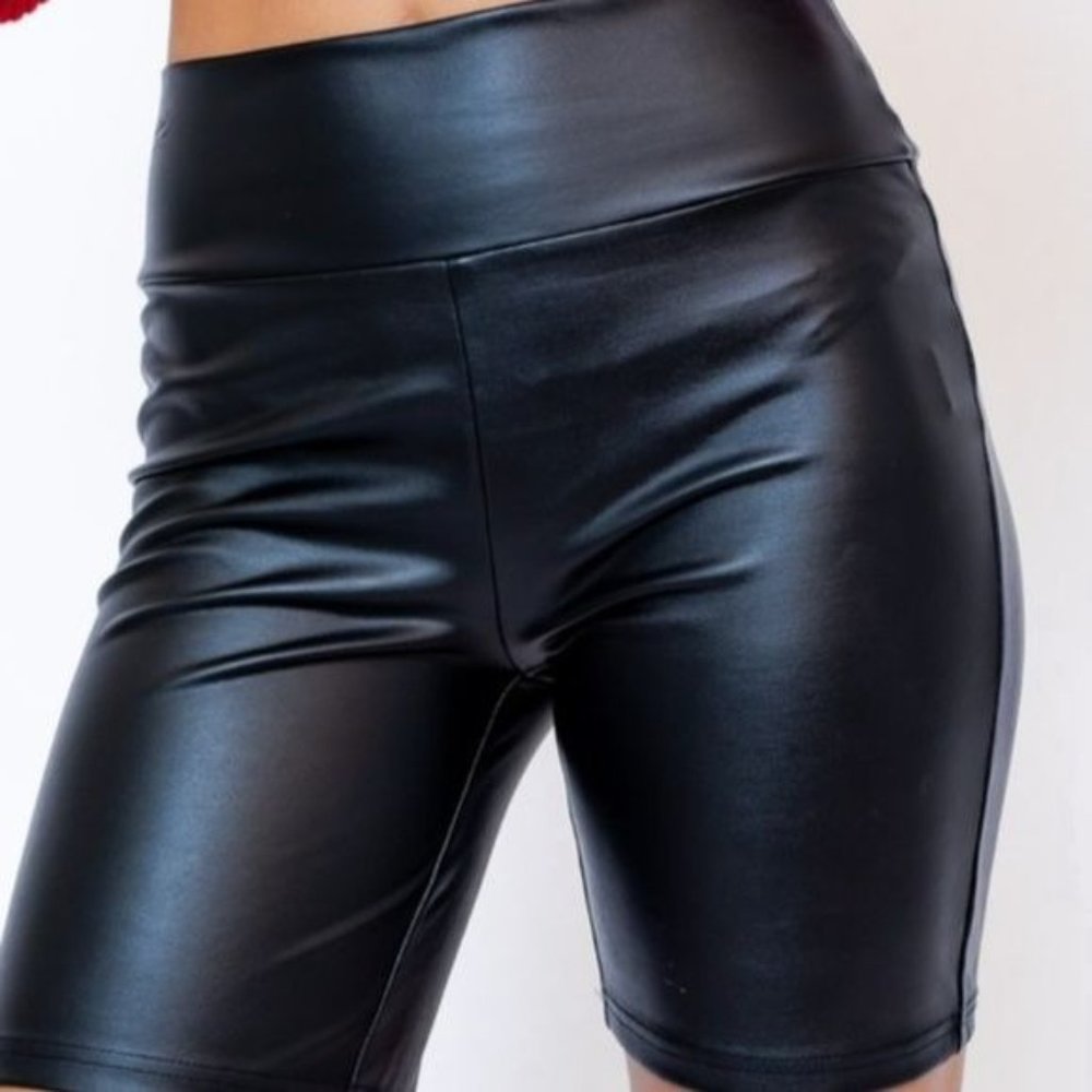 Le Lis High Rise Vegan Leather Bike Shorts Black Size Small NWT